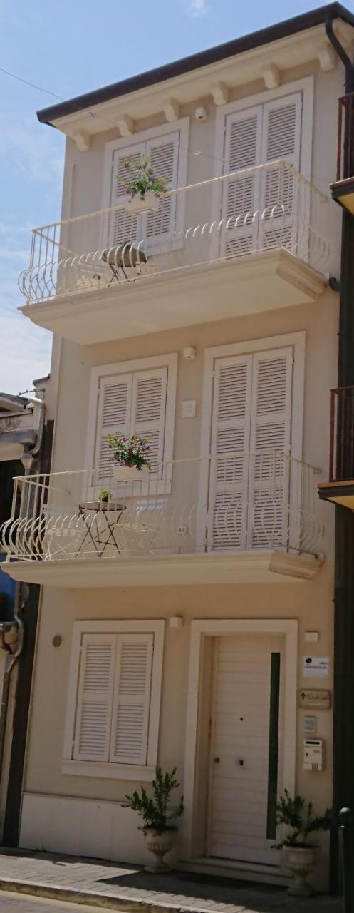 Il Piccolo Giglio Bed and Breakfast Porto SantʼElpidio Buitenkant foto