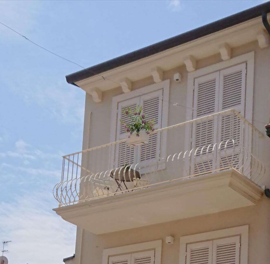 Il Piccolo Giglio Bed and Breakfast Porto SantʼElpidio Buitenkant foto